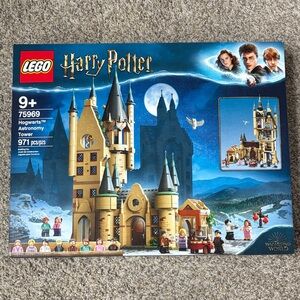 LEGO Harry Potter Hogwarts Astronomy Tower Set - Tan and Blue